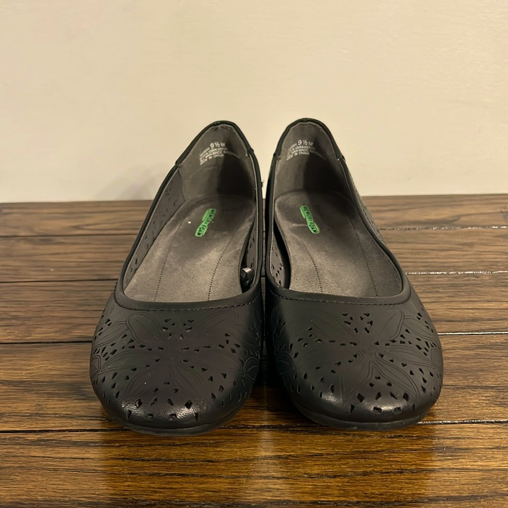 Bare trap black ballet flats
